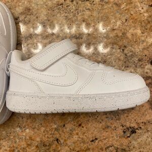 NWT  Nike toddler white sneakers